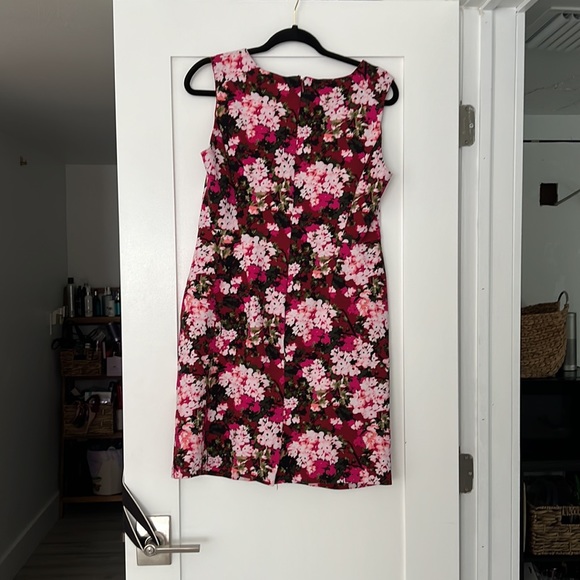 Cute flowers dress - Picture 4 of 4